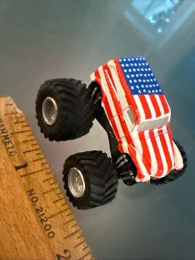 Vintage Micro Machines Tuff Trax Monster Truck Stars & Stripes Axles Slight Bent
